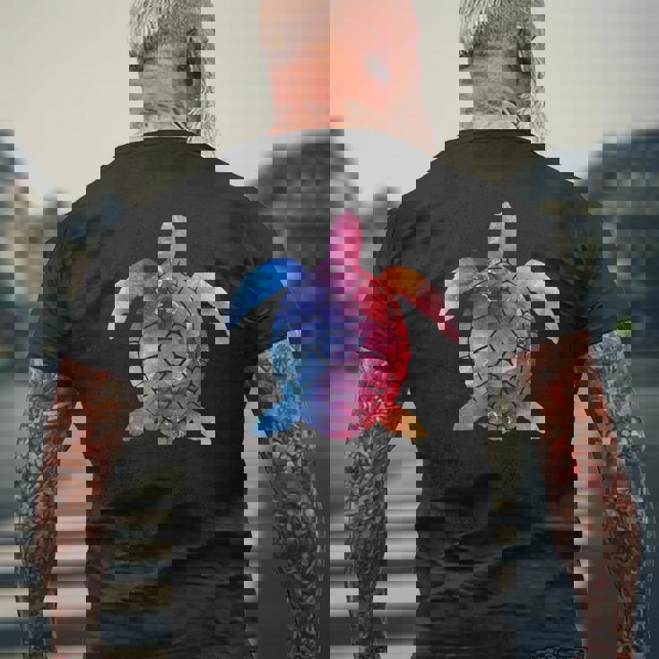 水彩画のようなウミガメのシルエット メンズTシャツ バックプリント 高齢者への贈り物