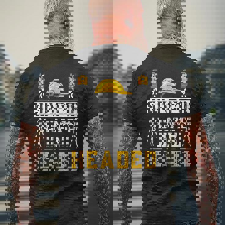 測量士 常に平常心 土地家屋調査士 土地家屋調査士 メンズTシャツ バックプリント 高齢者への贈り物