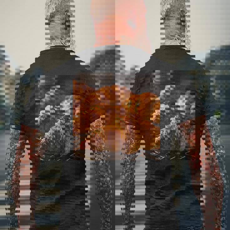 焼きたてのクロワッサン メンズTシャツ バックプリント 高齢者への贈り物