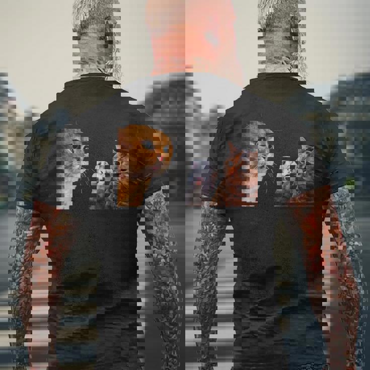 猫ミーム 説教する猫 怒られる猫 泣き叫ぶ猫 説教 怒る かわいい 面白い 人気 楽しい ハッピー メンズTシャツ バックプリント 高齢者への贈り物