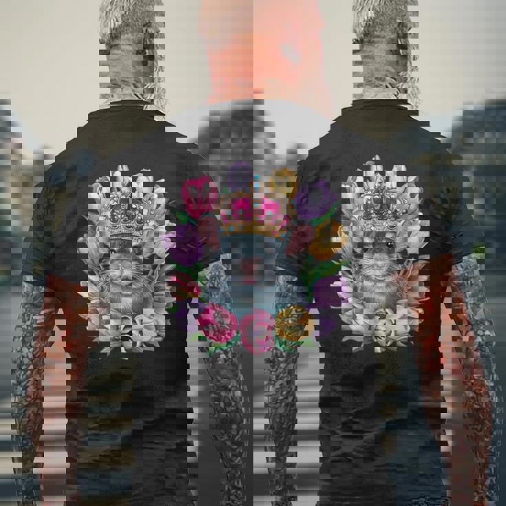 王冠とカラフルなチューリップを持つかわいいチンチラ メンズTシャツ バックプリント 高齢者への贈り物