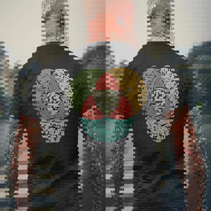 生命、宇宙、そしてすべてに対する42の答え メンズTシャツ バックプリント 高齢者への贈り物