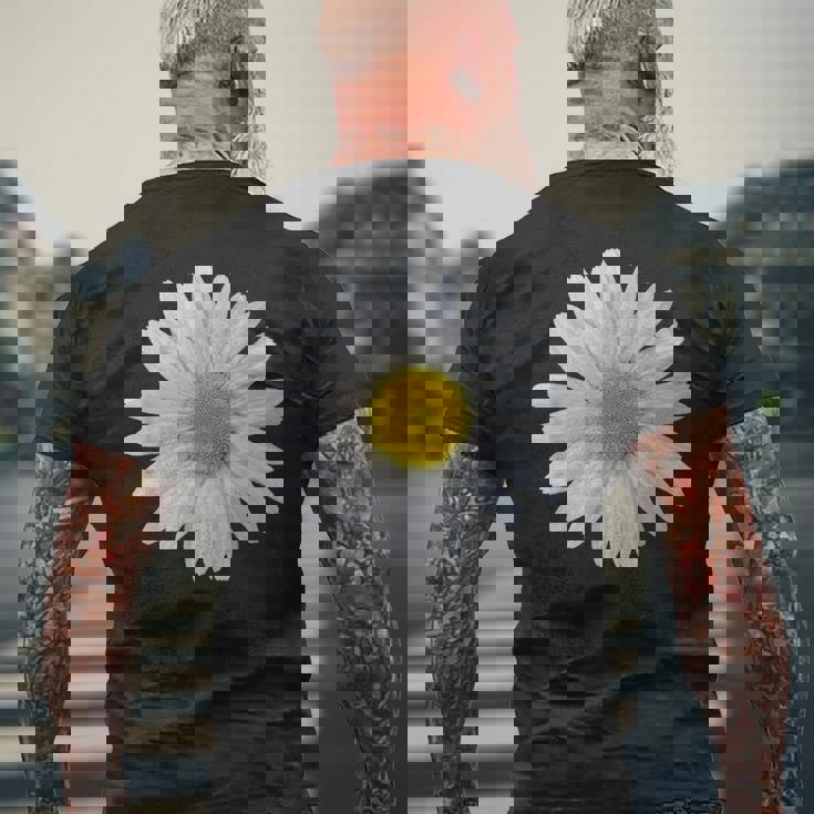 白いデイジーの花、咲くデイジー、花、花、デイジー メンズTシャツ バックプリント 高齢者への贈り物