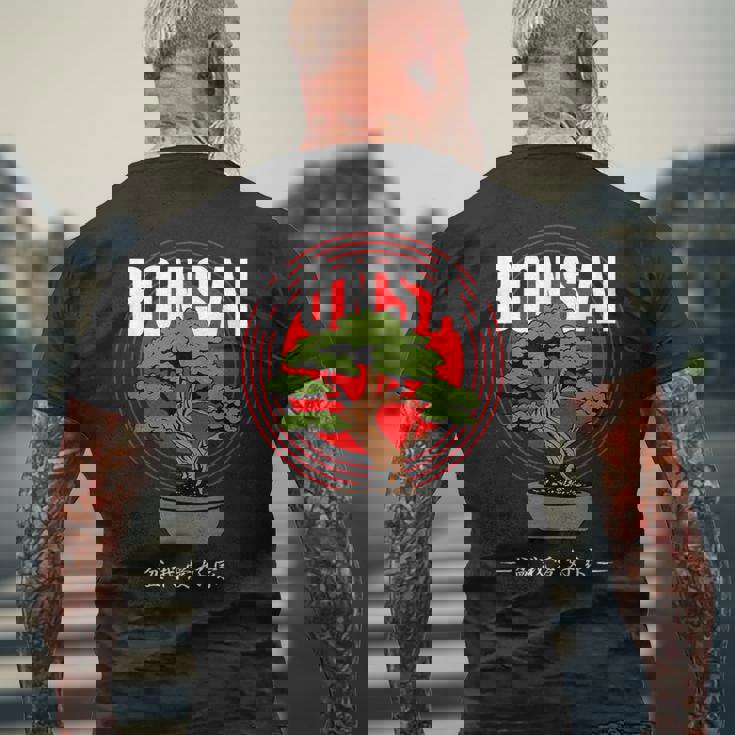 盆栽 盆栽家 盆栽愛好家 好き 趣味 Bonsai 海外 外国 外国人 お土産 日本文化 デザイン メンズTシャツ バックプリント 高齢者への贈り物