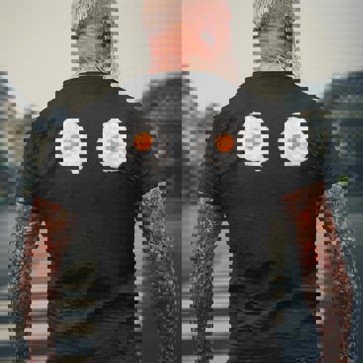 目玉焼きおっぱいビキニ卵おかしいハロウィンコスチューム メンズTシャツ バックプリント 高齢者への贈り物