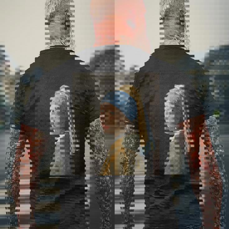 真珠の耳飾りの少女／フェルメール【世界の名画】（高精細画像）Vermeer 美術館アート 油絵 メンズTシャツ バックプリント 高齢者への贈り物