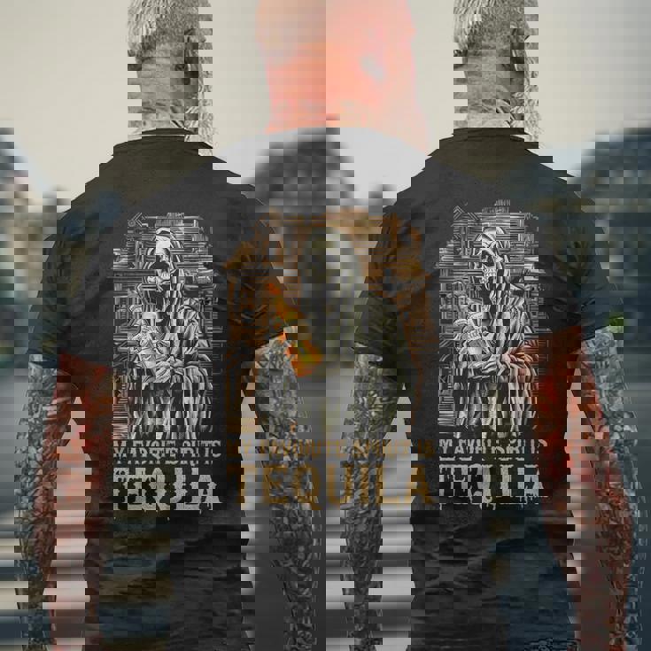 私の好きなスピリットはテキーラ ゴースト ハロウィン テキーラ メンズTシャツ バックプリント 高齢者への贈り物