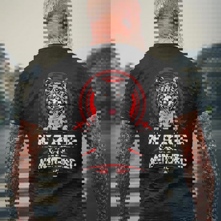 私の秋田は古代の品種の面白い子犬の犬の恋人です メンズTシャツ バックプリント 高齢者への贈り物