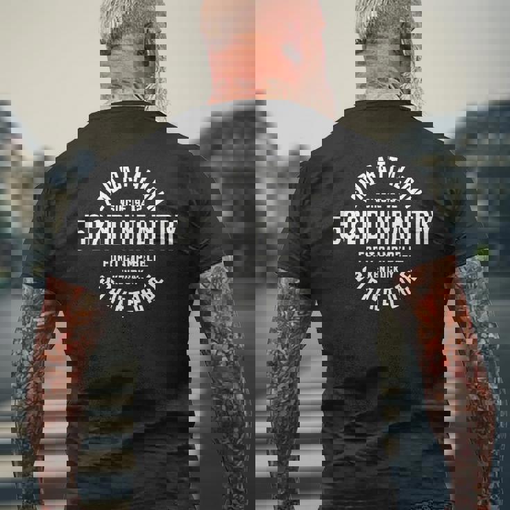 第2大隊 第502歩兵 フォートキャンベル ケンタッキー退役軍人 メンズTシャツ バックプリント 高齢者への贈り物