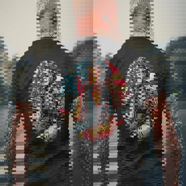 第二次世界大戦 爆撃機 葉巻 喫煙 ピンナップガール メンズTシャツ バックプリント 高齢者への贈り物