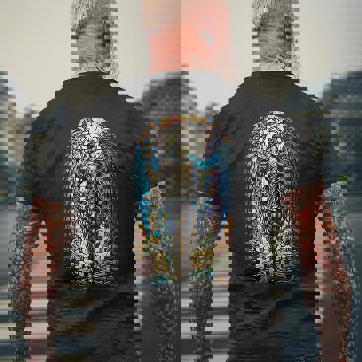 聖ミカエル大天使 – 聖なるステンドグラス – キリスト教 メンズTシャツ バックプリント 高齢者への贈り物