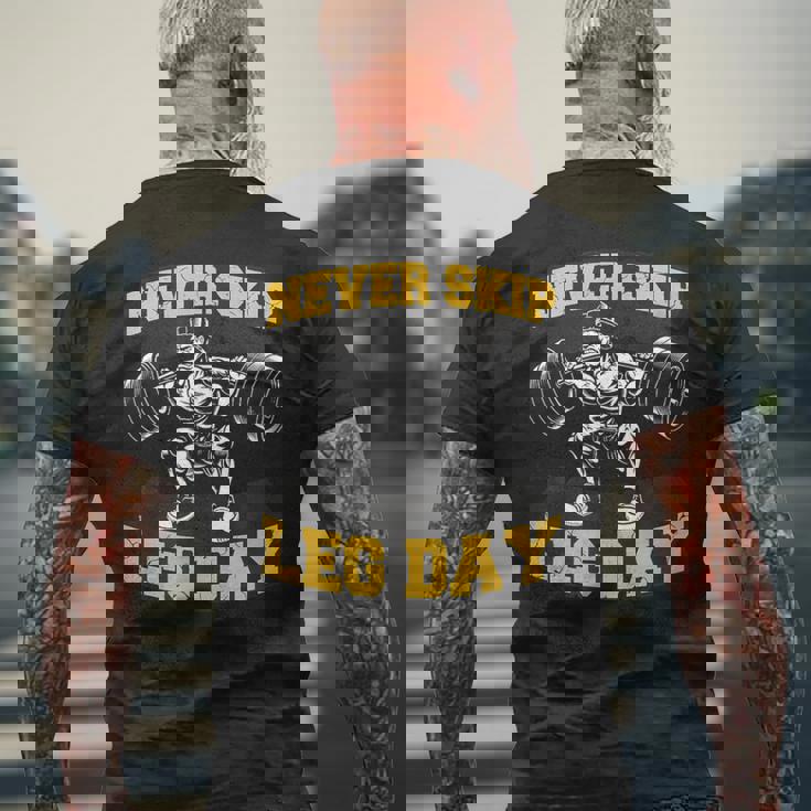 脚の日をスキップすることはありません 面白いワークアウト ジム メンズ ボディビル メンズTシャツ バックプリント 高齢者への贈り物