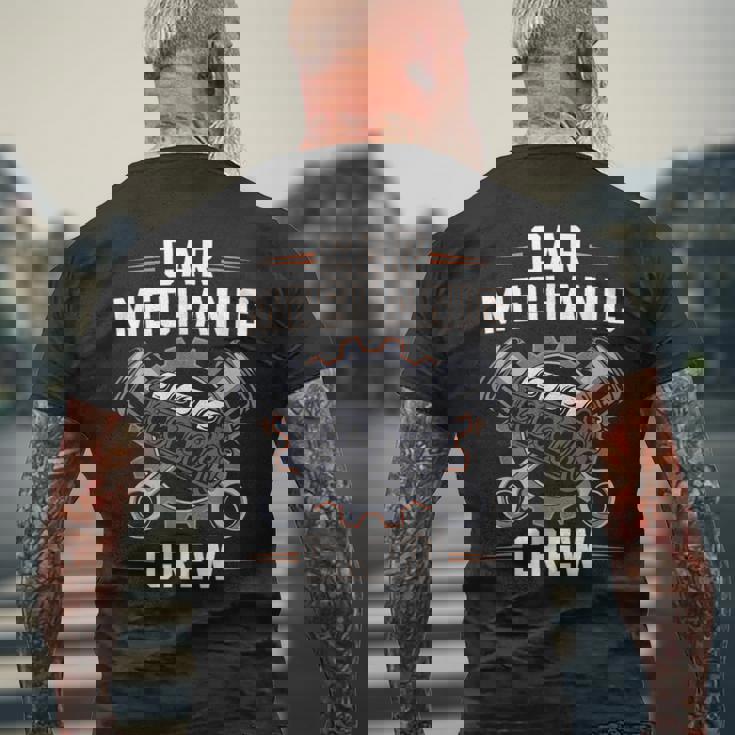 自動車整備士 クルー 普通車 整備士 メンズTシャツ バックプリント 高齢者への贈り物