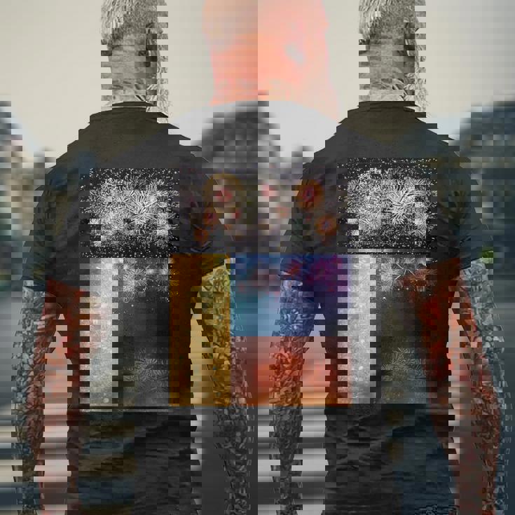 花火 面白いtシャツ 夏 花火大会 メンズ おもしろ グッズ 面白い 服 オリジナル ネタ お盆 メンズTシャツ バックプリント 高齢者への贈り物