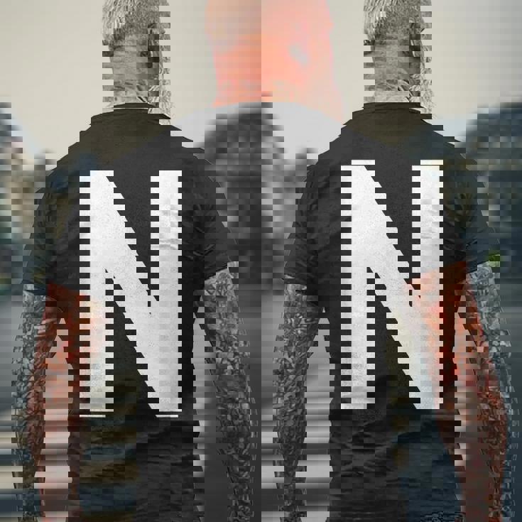 英文字 N 大文字 アルファベット モノグラム イニシャル Abc メンズTシャツ バックプリント 高齢者への贈り物