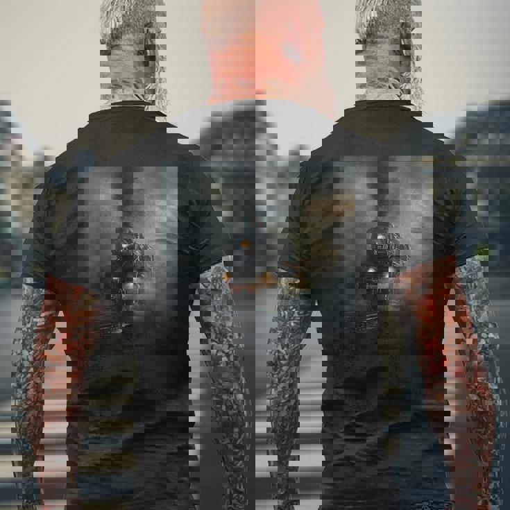 蒸気機関車 鉄道 機関車 ギフト 蒸気機関車 メンズTシャツ バックプリント 高齢者への贈り物