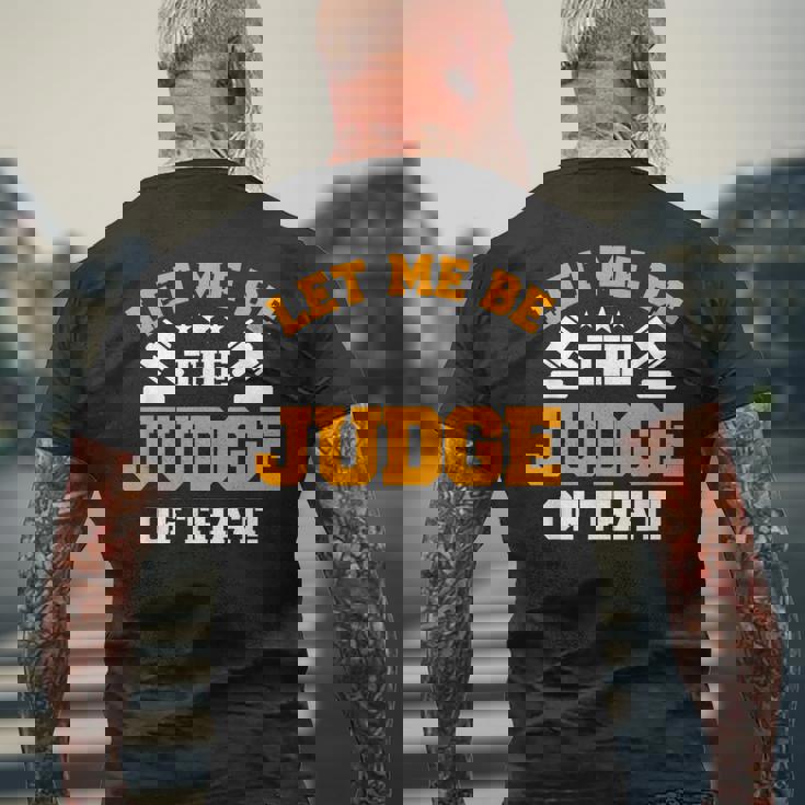 裁判官 司法裁判所 法務長官 裁判所 法廷 法廷 裁判官 小槌 メンズTシャツ バックプリント 高齢者への贈り物