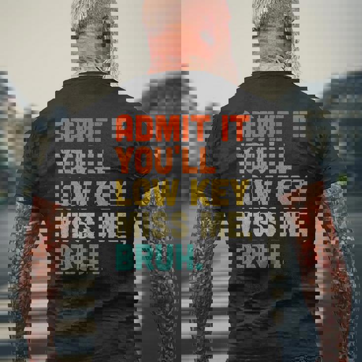 認めてくれよ控えめなミス・ミー・ブラッシュ・ファニー・ブラシ・ティーチャー メンズTシャツ バックプリント 高齢者への贈り物