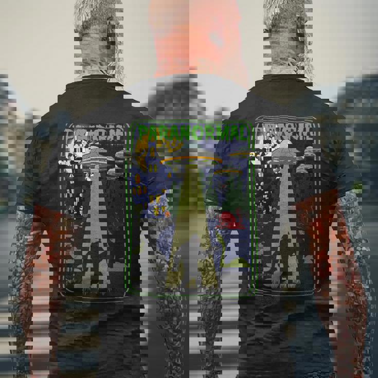 超常現象 ビッグフット ネス湖 Mothman Aliens Cryptid メンズTシャツ バックプリント 高齢者への贈り物