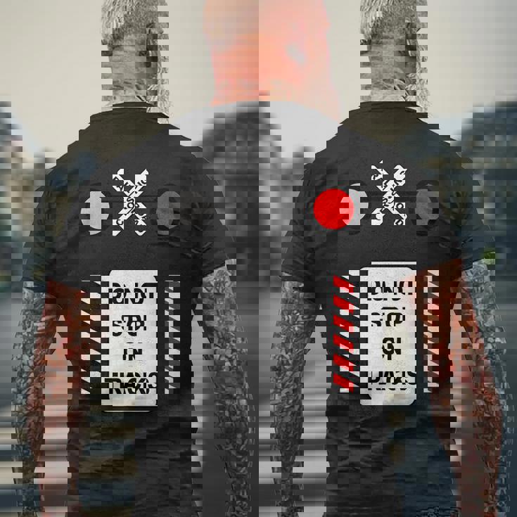 踏切サイン ハロウィン コスチューム 鉄道 電車 メンズTシャツ バックプリント 高齢者への贈り物