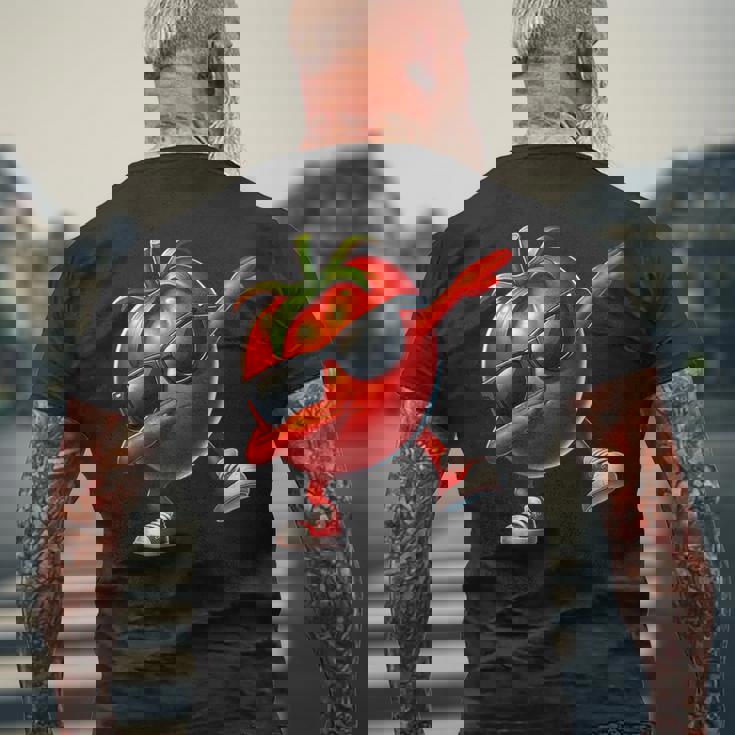 軽くたたくトマト ダンシング 軽くたたくトマト フルーツ メンズTシャツ バックプリント 高齢者への贈り物