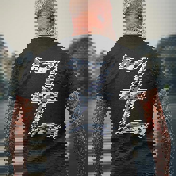 迷彩 アルファベット Z 古英語 大 カリグラフィー 文字 メンズTシャツ バックプリント 高齢者への贈り物