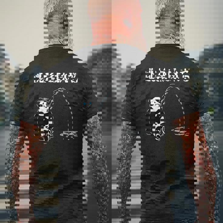 逃した魚は泳いでる ネタ ことわざ 言い間違い 釣り好き ジョーク ギャグ 釣り ツッコミ パンダ おもしろ メンズTシャツ バックプリント 高齢者への贈り物