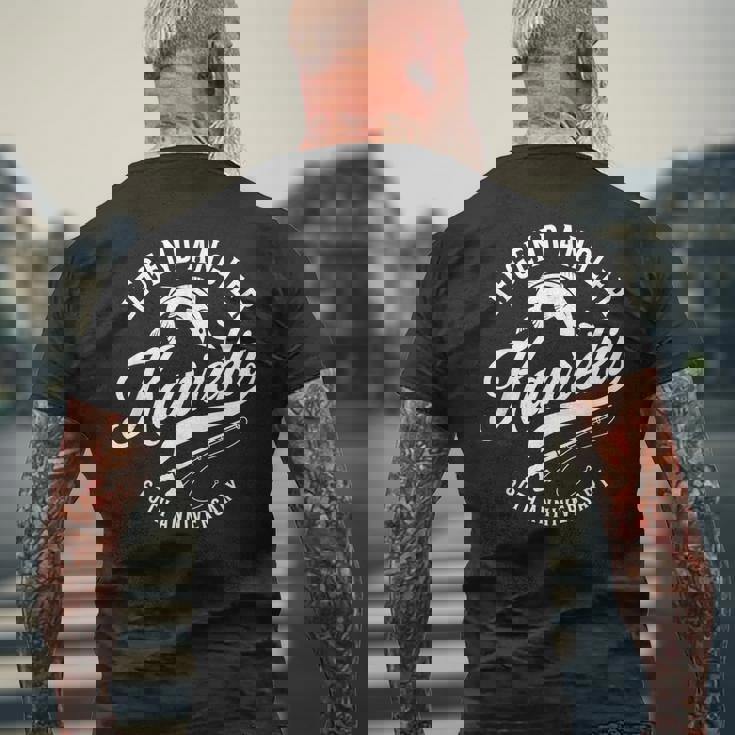 還暦祝い 釣り好き60歳に贈るお祝いプレゼント 男性 かっこいい メンズTシャツ バックプリント 高齢者への贈り物