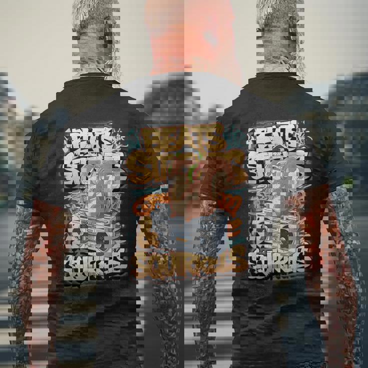 都市公園の都会のリス スタイリッシュで楽しいどんぐりアドベンチャー メンズTシャツ バックプリント 高齢者への贈り物