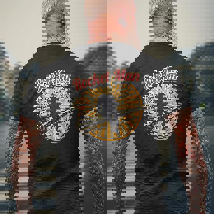 金正恩 北朝鮮最高指導者 ロケットマン ヴィンテージ メンズTシャツ バックプリント 高齢者への贈り物