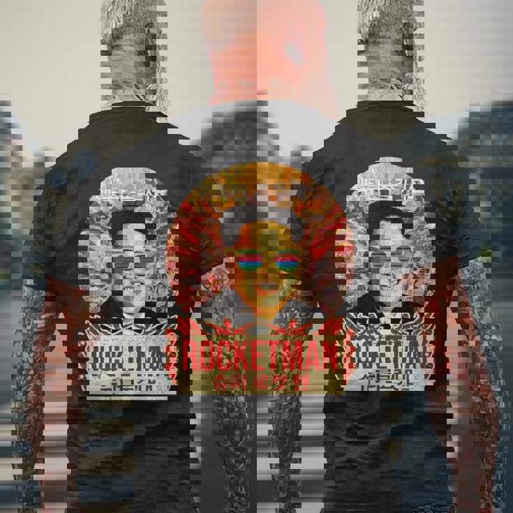 金正恩ロケットマンミサイルマン北朝鮮北朝鮮 メンズTシャツ バックプリント 高齢者への贈り物