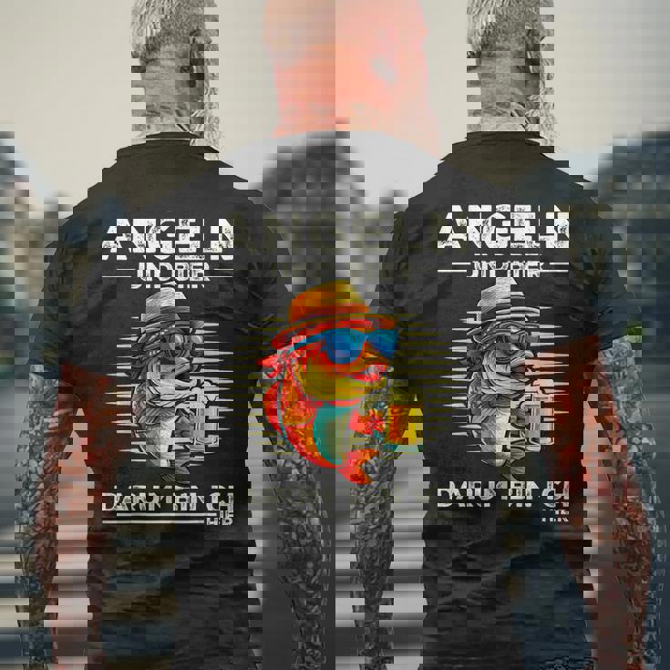 釣り人の服 面白いことわざ釣りとビールサーモンデザイン メンズTシャツ バックプリント 高齢者への贈り物