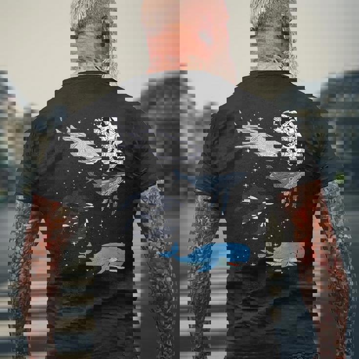 銀河 宇宙 ジンベエザメ シロイルカ ザトウクジラ 海洋 オルカ クジラ メンズTシャツ バックプリント 高齢者への贈り物