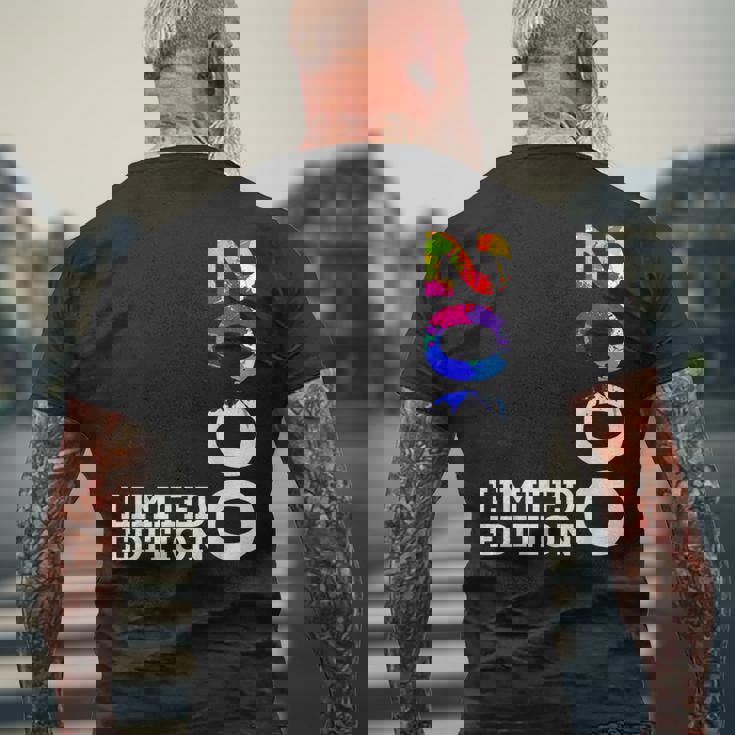 限定版 ヴィンテージ 2000 面白い 25歳 誕生日 25歳の誕生日 メンズTシャツ バックプリント 高齢者への贈り物