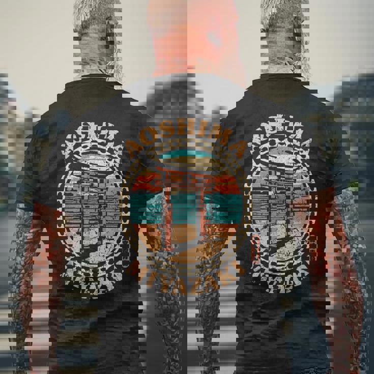 青島宮崎ジャパン サーフィン 青島神社 日本語漢字 メンズTシャツ バックプリント 高齢者への贈り物