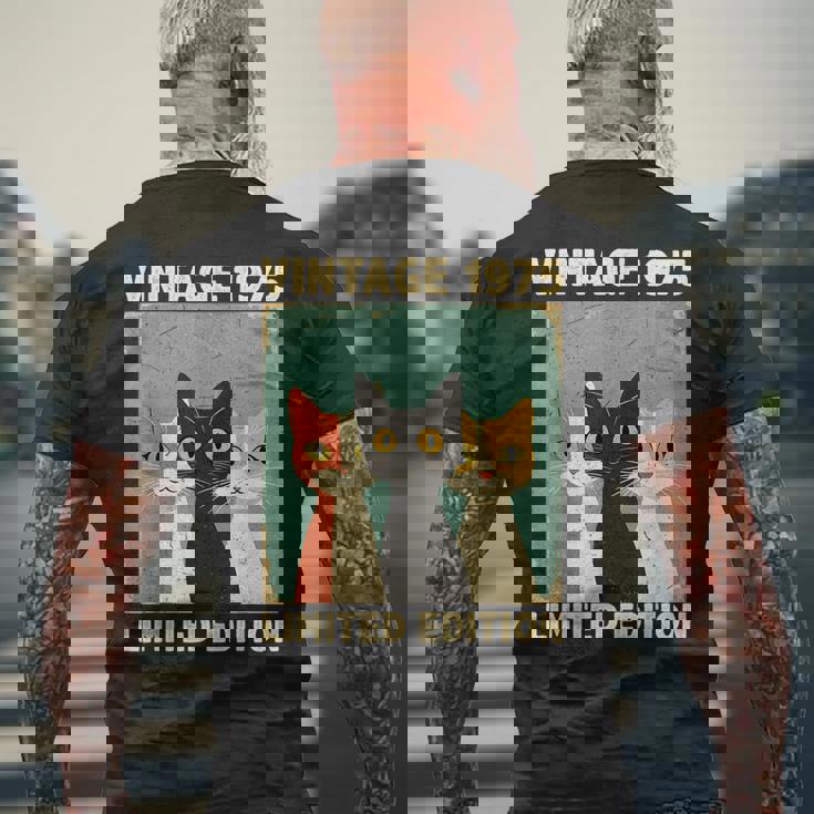 面白い 50歳 ギフト ヴィンテージ 1975 猫好き 50歳の誕生日 メンズTシャツ バックプリント 高齢者への贈り物