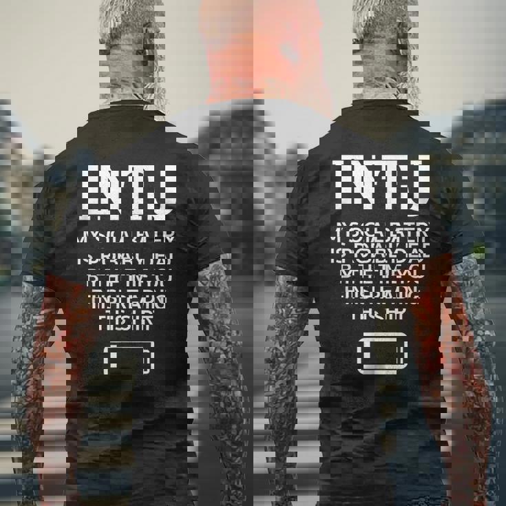 面白い Intj ソーシャルバッテリー 内向的 直感的 パーソナリティ メンズTシャツ バックプリント 高齢者への贈り物