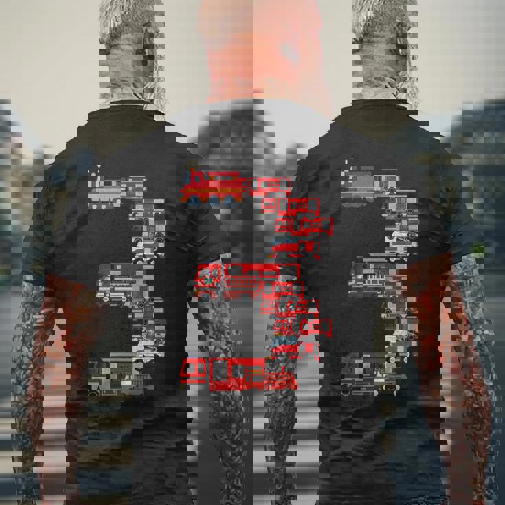 面白い3歳の幼児消防士キッズ消防車3位 メンズTシャツ バックプリント 高齢者への贈り物