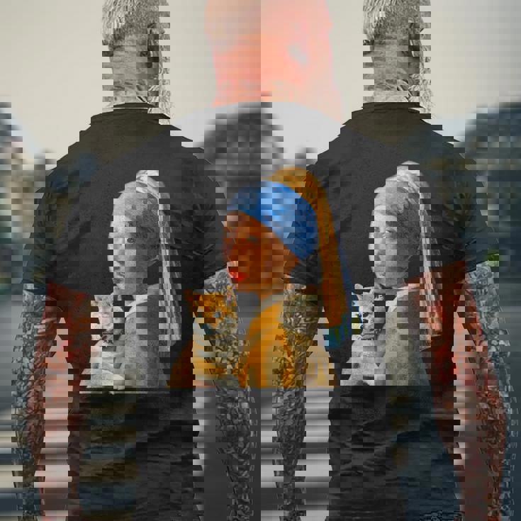 面白いtシャツ 柴犬 フェルメール わんこ メンズ 犬好き グッズ かわいい おもしろ 面白い 服 ネタ メンズTシャツ バックプリント 高齢者への贈り物