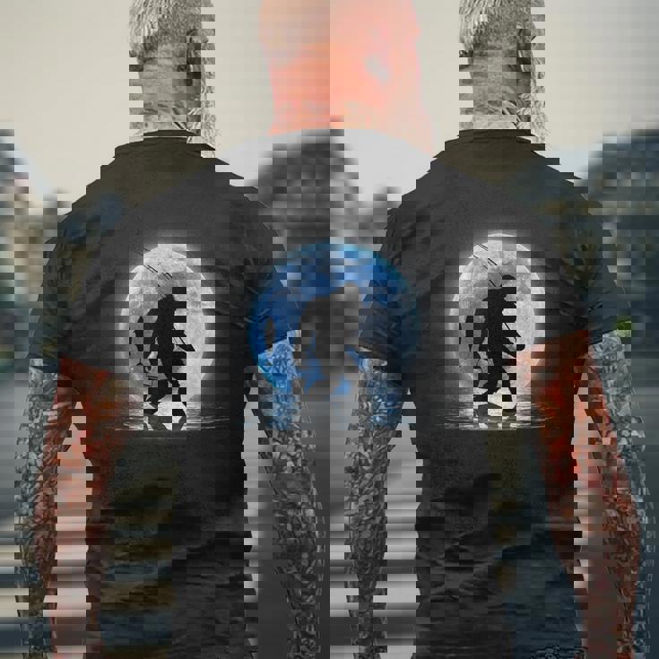 面白いtシャツ 釣りバカ 青い月と釣り人 メンズ おもしろ 面白い 服 オリジナル 海釣り 川釣り ビッグフット ネタ メンズTシャツ バックプリント 高齢者への贈り物