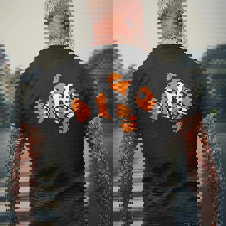 面白いカクレクマノミ シンプルで小さいかわいいカクレクマノミ メンズTシャツ バックプリント 高齢者への贈り物