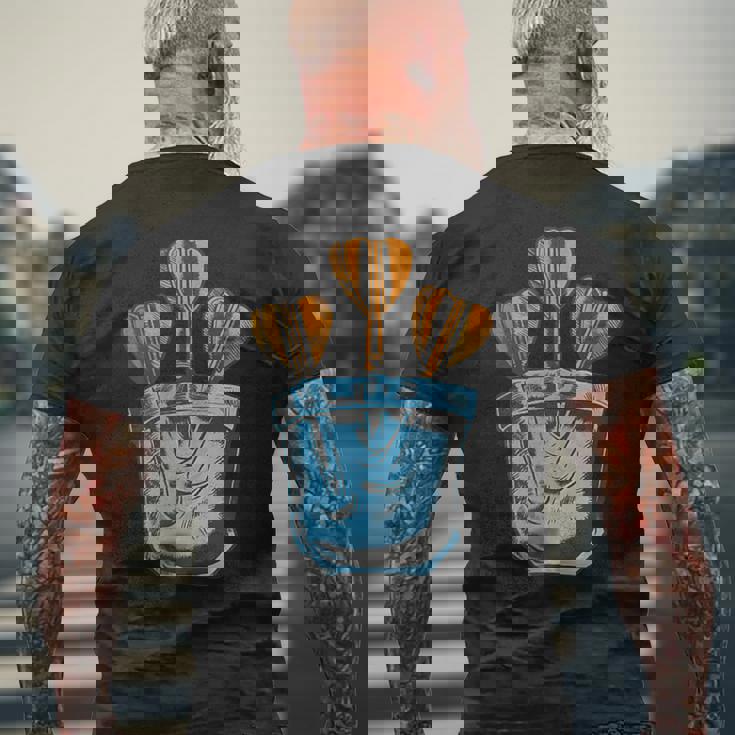 面白いダーツ Darts メンズTシャツ バックプリント 高齢者への贈り物