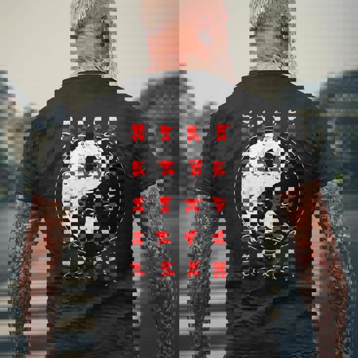 面白い太極拳猫が陰陽のデザインを動かす メンズTシャツ バックプリント 高齢者への贈り物