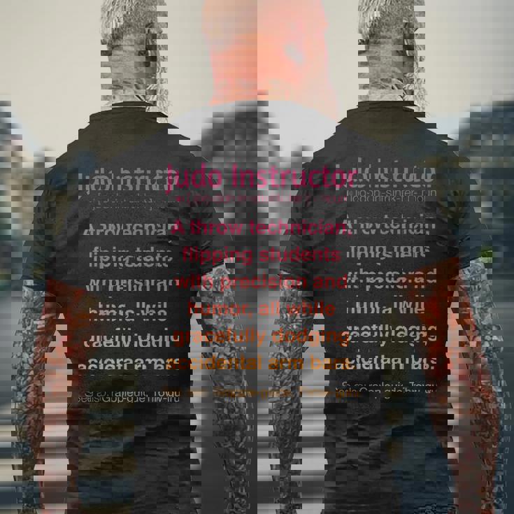 面白い柔道インストラクター メンズTシャツ バックプリント 高齢者への贈り物