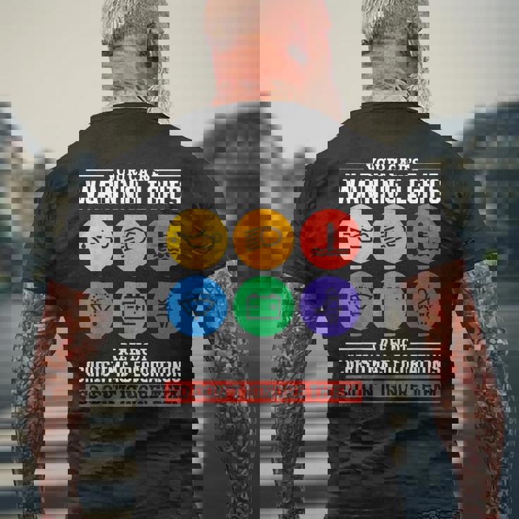 面白い車整備士のことわざ 自動車整備士 面白いメカニック メンズTシャツ バックプリント 高齢者への贈り物