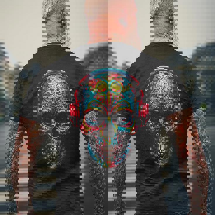 頭蓋骨アート曼荼羅ファンタジーカラフルなヘッドフォンモチーフの頭蓋骨 メンズTシャツ バックプリント 高齢者への贈り物