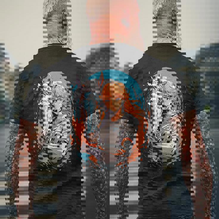 馬のファンのためのアニメガールの象徴的な乗馬デザイン。 メンズTシャツ バックプリント 高齢者への贈り物