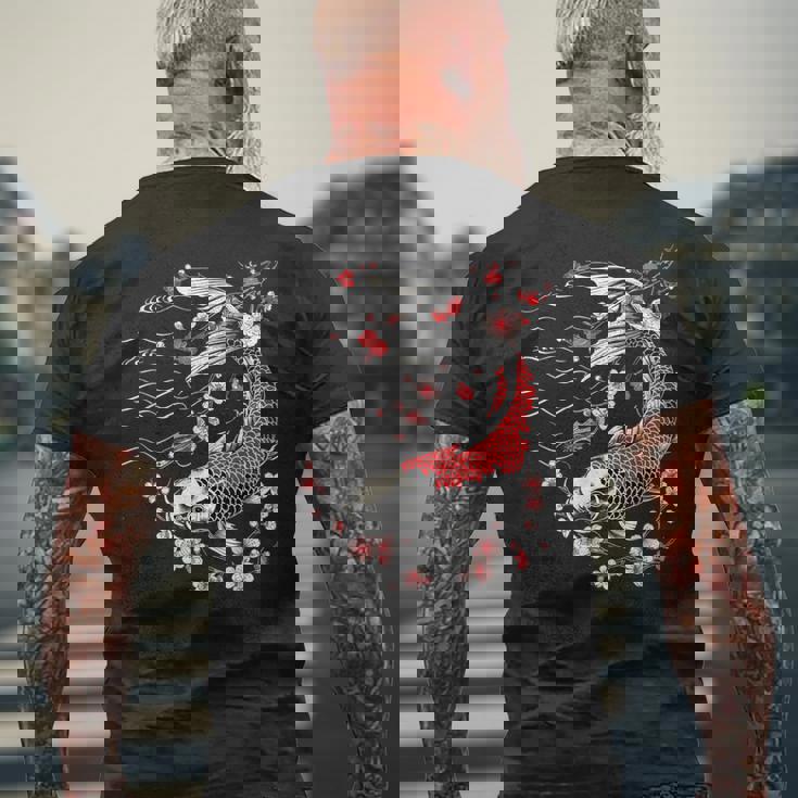 鯉 桜 桜 季節 錦鯉 魚 アジアン メンズTシャツ バックプリント 高齢者への贈り物