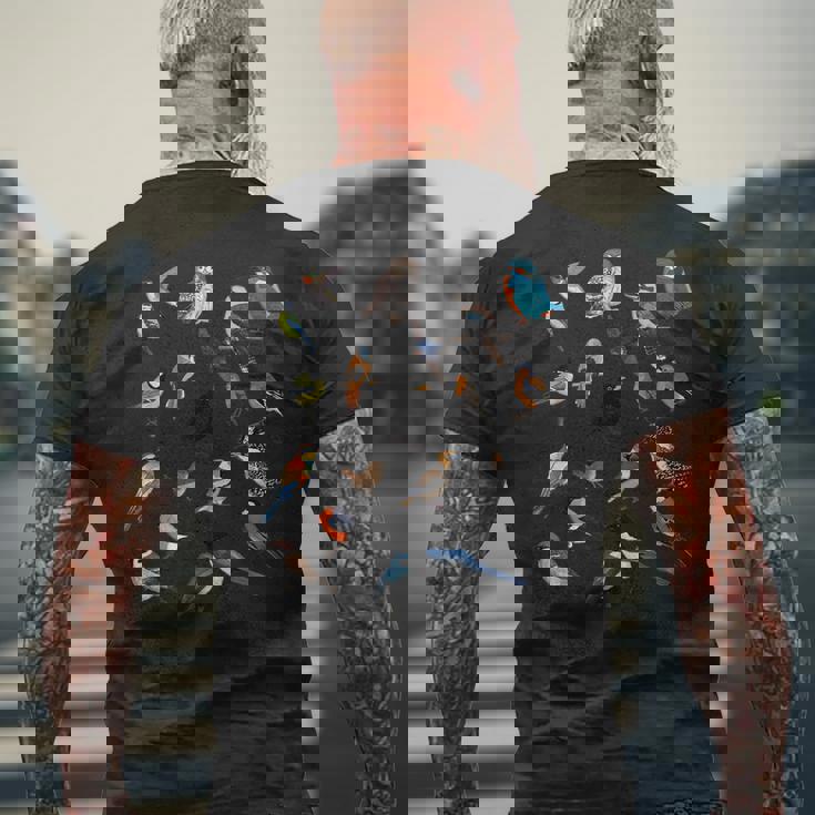 鳥類 鳥 動物 図 バードウォッチング 贈り物 鳥類学者 メンズTシャツ バックプリント 高齢者への贈り物