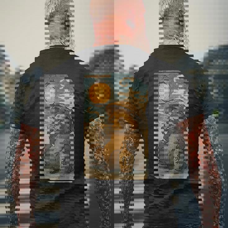 麦わら帽子をかぶったたぬき・酒・提灯・浮世絵風 メンズTシャツ バックプリント 高齢者への贈り物